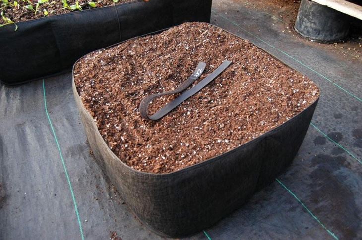 Square Fabric 4x4 Raised Planting Bed No Assembly Required